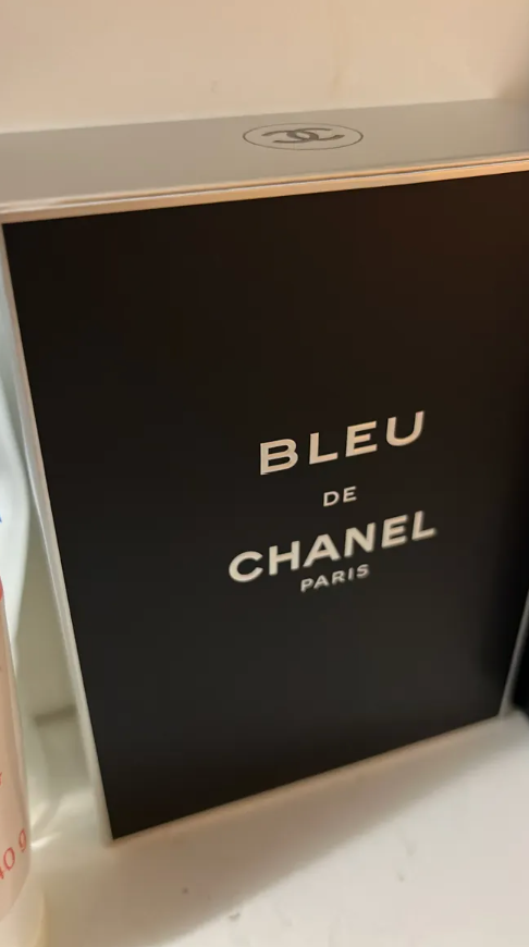 Image #1 from Chloé Bernard
